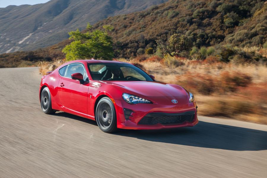  Toyota GT 86 2016 года  (US) (фото 7 из 30)